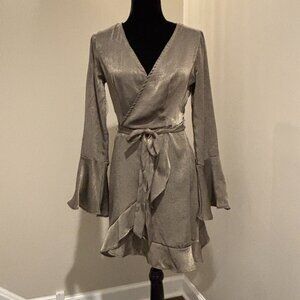 MOD | Green Bell Sleeve Mini Dress | Size Small